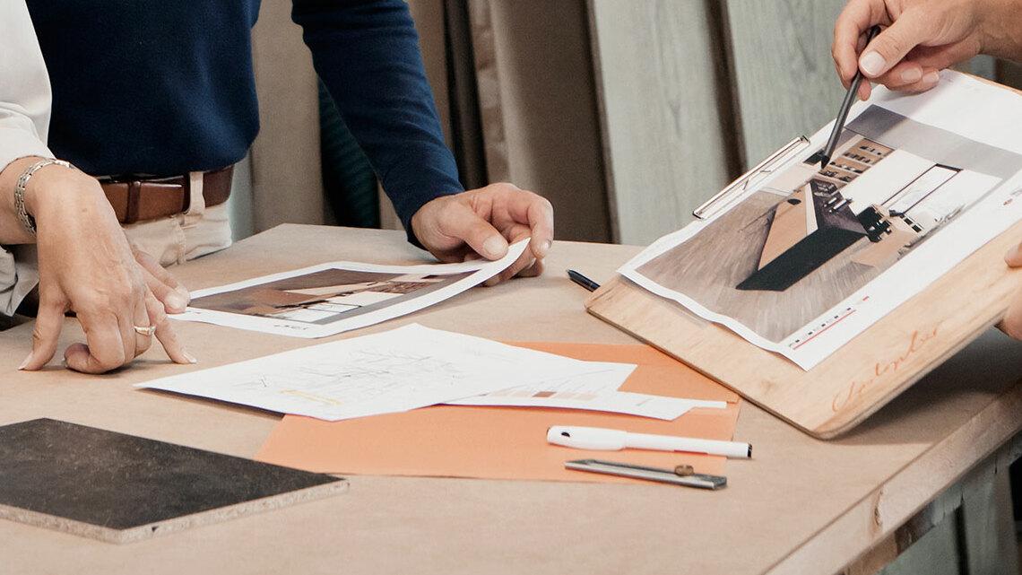 Präsentation von Oberflächen durch #Branche1# Präsentation von Oberflächen durch #Branche1# anhand eines Boards